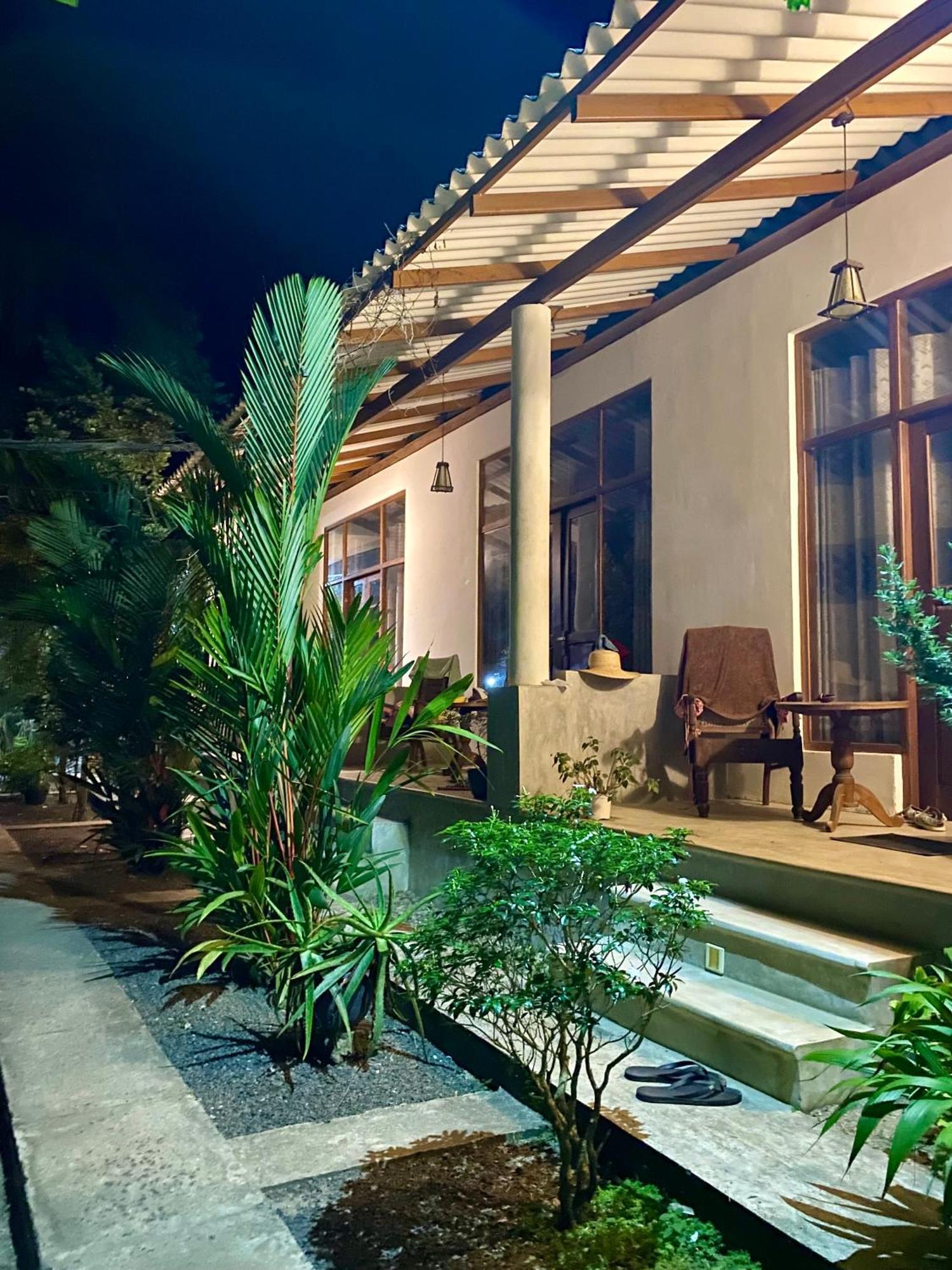 Hotel The Dale Mirissa Exterior foto